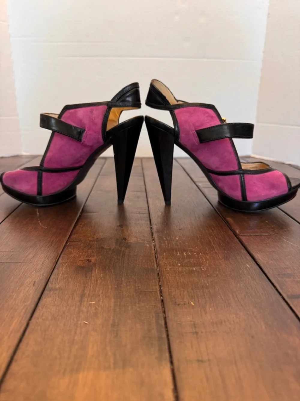 MICHAEL KORS Purple Suede Black Patent Leather Cut-Out Pumps Sz 6.5